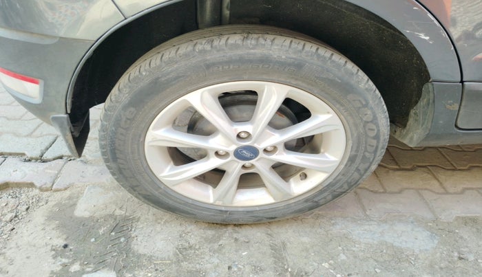 2019 Ford Ecosport TITANIUM 1.5L DIESEL, Diesel, Manual, 1,27,425 km, tyre