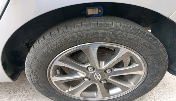 2014 Hyundai Grand i10 ASTA (O) 1.2 KAPPA VTVT, Petrol, Manual, 1,42,270 km, tyre