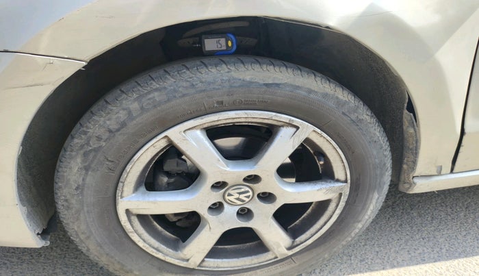 2014 Volkswagen Vento HIGHLINE 1.6 MPI, Petrol, Manual, 75,100 km, tyre