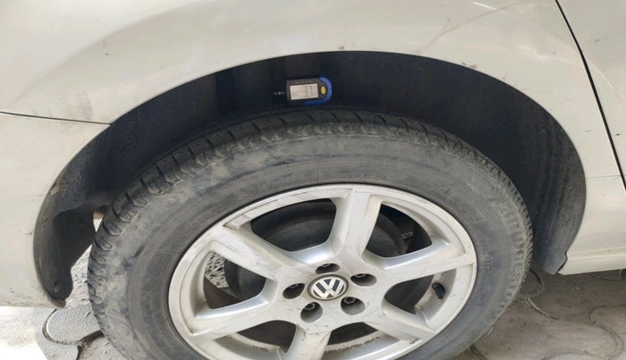 2014 Volkswagen Vento HIGHLINE 1.6 MPI, Petrol, Manual, 75,100 km, tyre