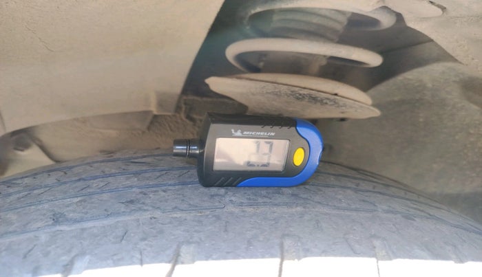 2017 Renault Duster RXL PETROL, Petrol, Manual, 1,36,000 km, tyre