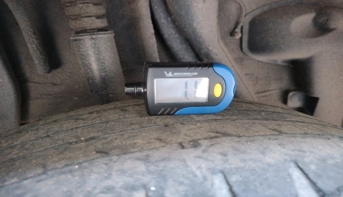 2017 Renault Duster RXL PETROL, Petrol, Manual, 1,36,000 km, tyre