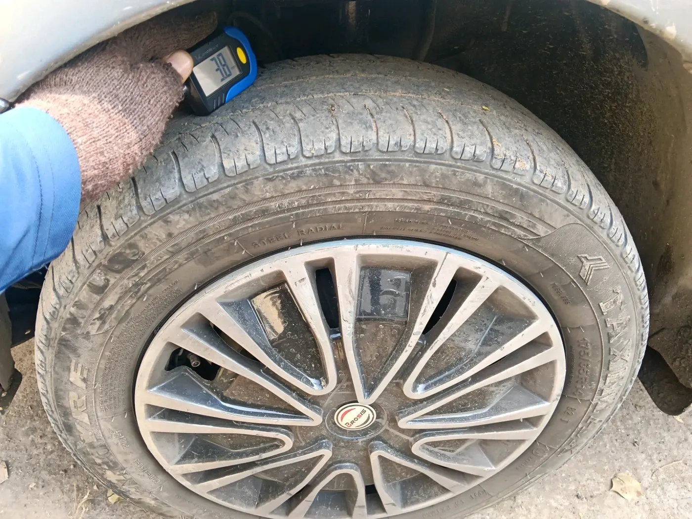 2019 Tata Tiago XZ PETROL, Petrol, Manual, 1,85,296 km, tyre