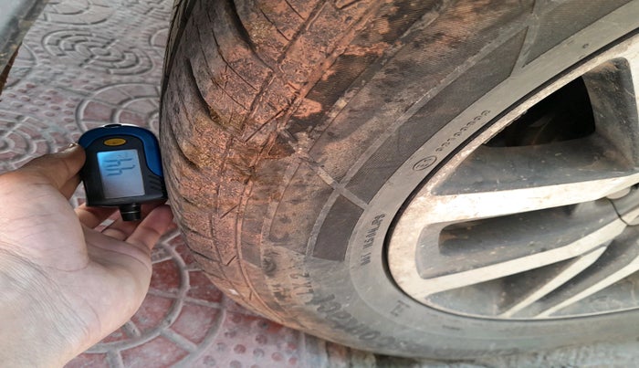 2018 Toyota Fortuner 2.8 4X4 AT, Diesel, Automatic, 1,50,569 km, tyre