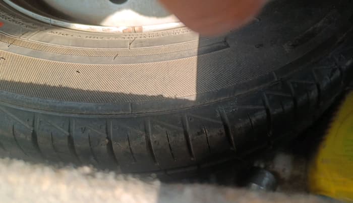 2011 Maruti Alto LXI, CNG, Manual, 89,035 km, tyre