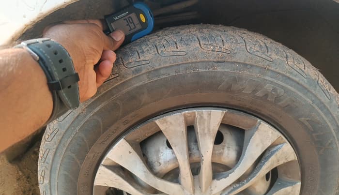 2011 Maruti Alto LXI, CNG, Manual, 89,035 km, tyre