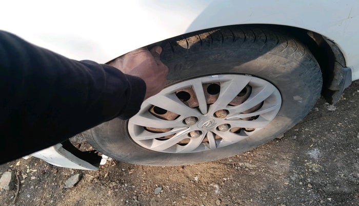 2013 Hyundai i10 SPORTZ 1.2, Petrol, Manual, 99,082 km, tyre