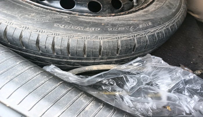 2013 Hyundai i20 ASTA 1.2, Petrol, Manual, 85,396 km, tyre