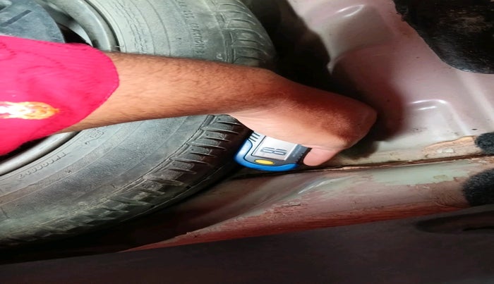 2017 Mahindra Kuv100 K8 6 STR, Petrol, Manual, 24,736 km, tyre