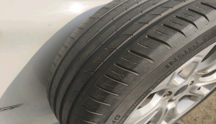 2017 Ford Ecosport TITANIUM 1.5L DIESEL, Diesel, Manual, 2,03,589 km, tyre