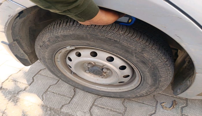 2011 Maruti Swift Dzire LXI, Petrol, Manual, 51,123 km, tyre