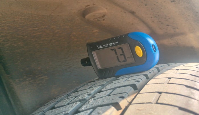 2014 Maruti Swift Dzire VXI, Petrol, Manual, 65,980 km, tyre