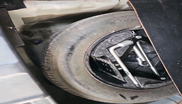 2018 Tata NEXON XMA PETROL, Petrol, Automatic, 52,276 km, tyre