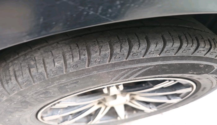 2018 Tata NEXON XMA PETROL, Petrol, Automatic, 52,276 km, tyre