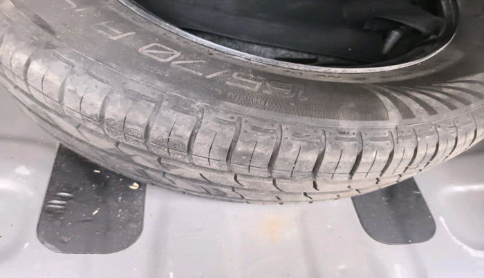 2024 Hyundai AURA SX 1.2 CNG, CNG, Manual, 70,415 km, tyre