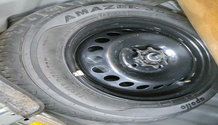 2014 Hyundai Grand i10 MAGNA 1.1 CRDI, Diesel, Manual, 1,66,847 km, tyre