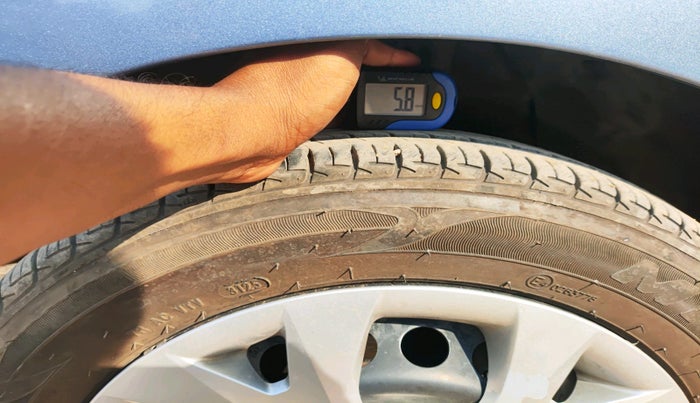 2014 Hyundai Grand i10 MAGNA 1.1 CRDI, Diesel, Manual, 1,66,847 km, tyre