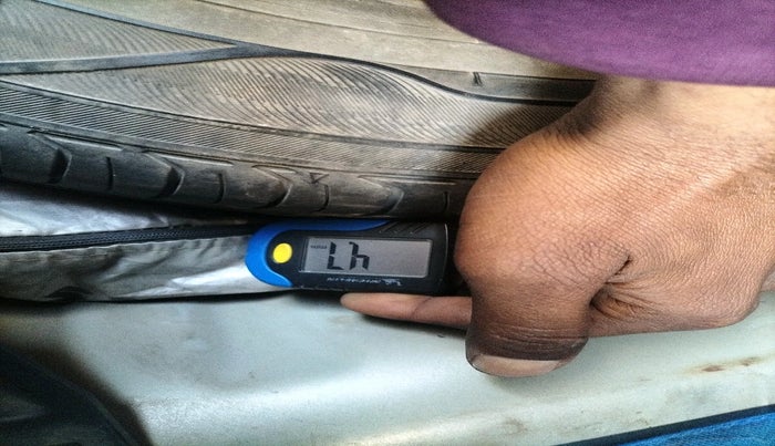 2019 Maruti Swift LXI, Petrol, Manual, 1,00,481 km, tyre