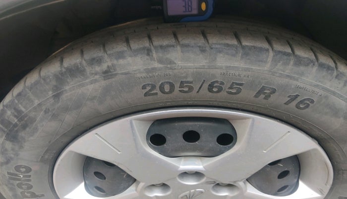 2021 Mahindra XUV300 W6 1.2 PETROL AMT, Petrol, Automatic, 46,497 km, tyre