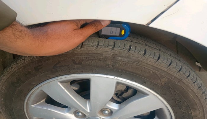 2016 Hyundai Xcent SX 1.2, Petrol, Manual, 54,112 km, tyre