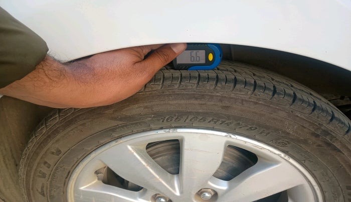 2016 Hyundai Xcent SX 1.2, Petrol, Manual, 54,112 km, tyre