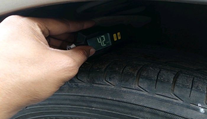 2014 Toyota Corolla Altis G CVT PETROL, CNG, Automatic, 1,13,112 km, tyre