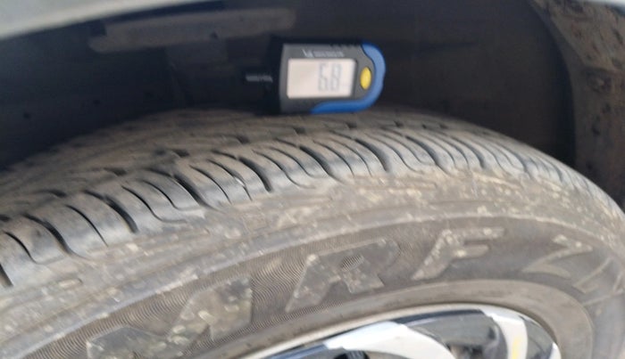 2017 Maruti Swift Dzire LXI (O), Petrol, Manual, 46,660 km, tyre