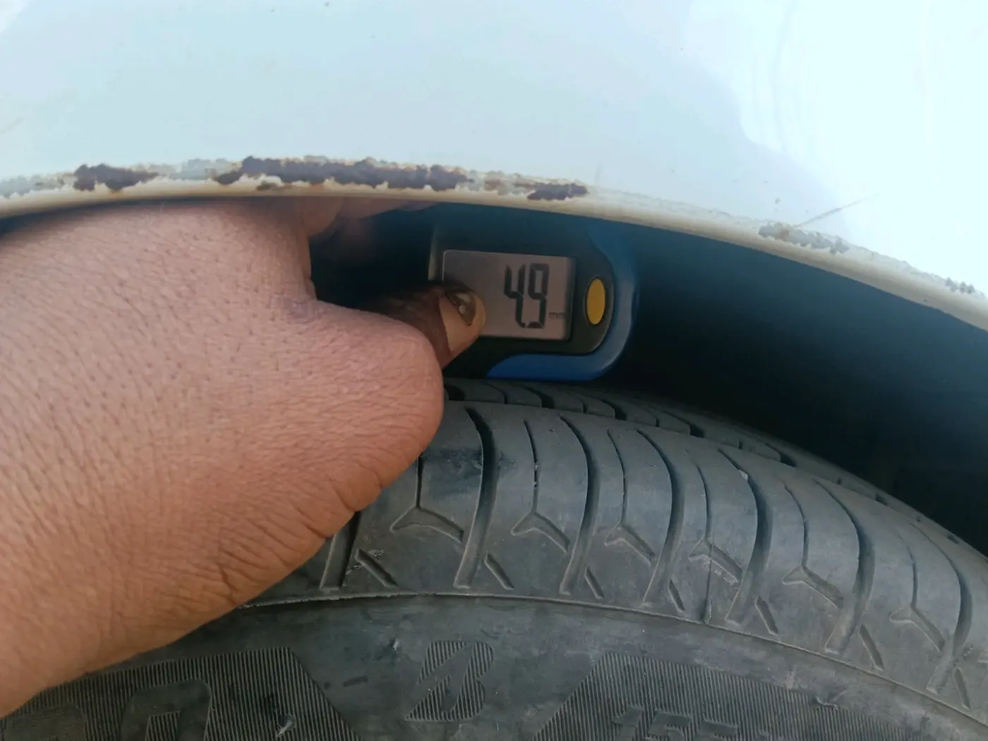 2012 Hyundai i10 ERA 1.1, CNG, Manual, 1,34,600 km, tyre