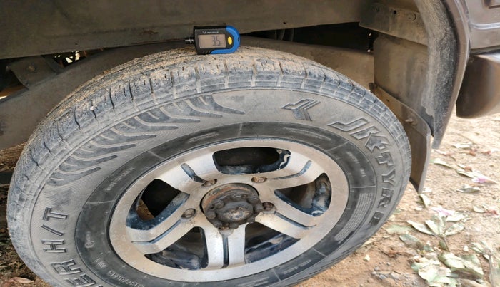 2012 Mahindra Bolero ZLX BS IV, Diesel, Manual, 1,19,350 km, tyre