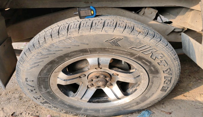 2012 Mahindra Bolero ZLX BS IV, Diesel, Manual, 1,19,350 km, tyre