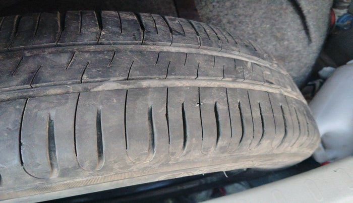 2014 Maruti Celerio VXI AMT, CNG, Automatic, 1,43,427 km, tyre