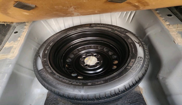 2016 Honda City 1.5L I-VTEC VX CVT, Petrol, Automatic, 1,26,873 km, tyre