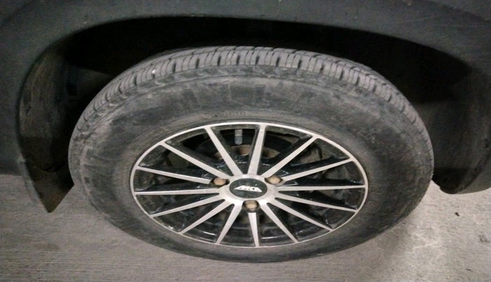 2019 Renault Kwid CLIMBER 1.0 AMT, Petrol, Automatic, 16,874 km, tyre