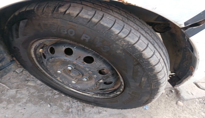 2012 Hyundai i10 ERA 1.1, CNG, Manual, 72,969 km, tyre