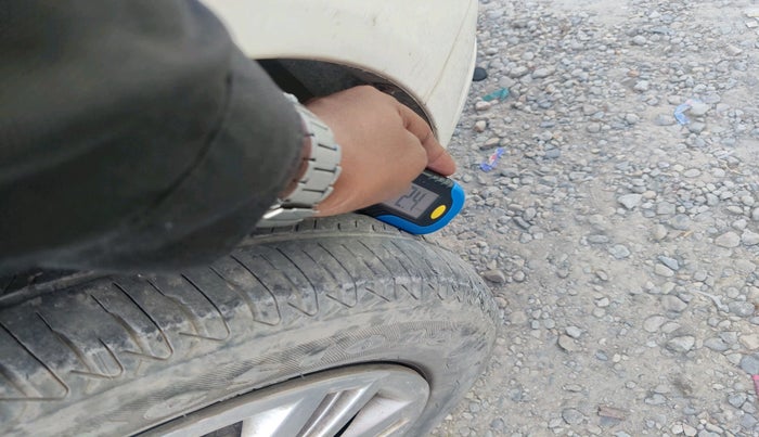 2011 Hyundai Santro Xing GLS, Petrol, Manual, 99,862 km, tyre