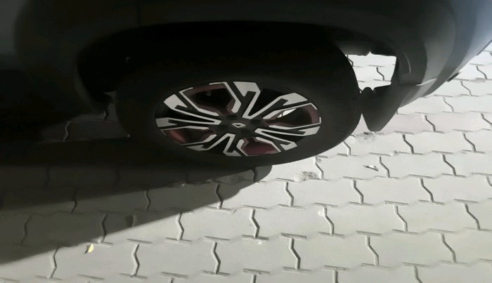 2022 Renault Kiger RXZ AMT, Petrol, Automatic, 56,086 km, tyre