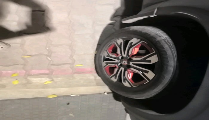 2022 Renault Kiger RXZ AMT, Petrol, Automatic, 56,086 km, tyre