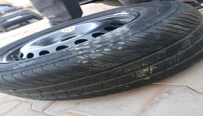 2024 Hyundai Verna  SX 1.5 MPI IVT, Petrol, Automatic, 42,086 km, tyre