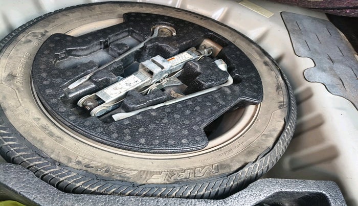 2015 Maruti Ciaz ZDI+, Diesel, Manual, 1,06,526 km, tyre