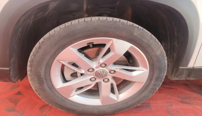 2024 MG HECTOR Shine Pro 1.5 Turbo MT , Petrol, Manual, 16,435 km, tyre