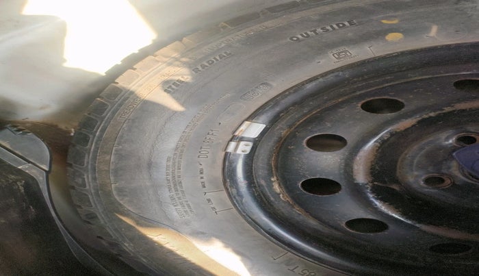 2018 Maruti Swift VXI, Petrol, Manual, 1,63,565 km, tyre