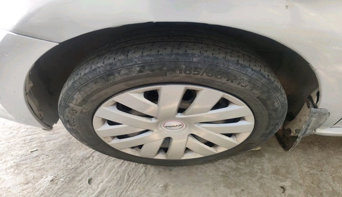 2016 Volkswagen Polo COMFORTLINE 1.2L, Petrol, Manual, 73,356 km, tyre