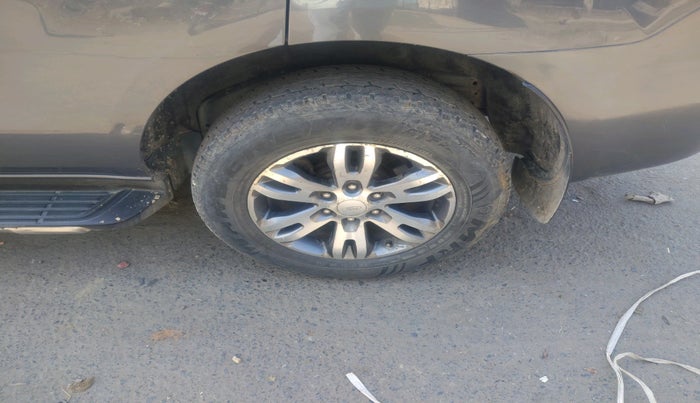 2017 Ford Endeavour TITANIUM 3.2 4X4 AT, Diesel, Automatic, 97,866 km, tyre