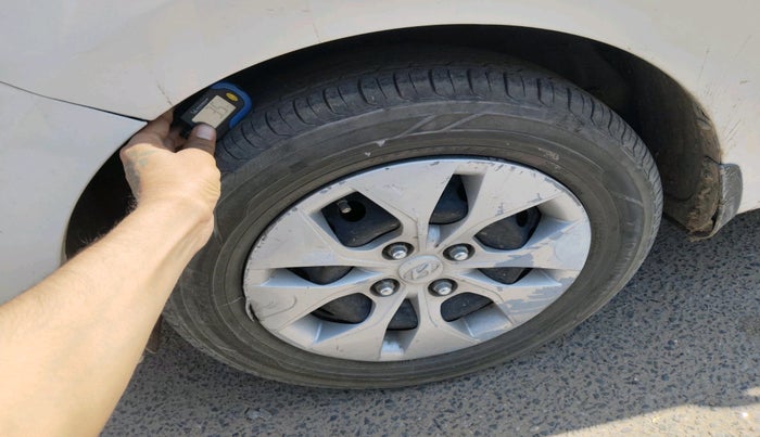 2016 Hyundai Xcent S 1.2, Petrol, Manual, 81,575 km, tyre