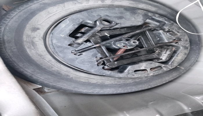 2011 Hyundai i10 MAGNA 1.2, Petrol, Manual, 81,174 km, tyre