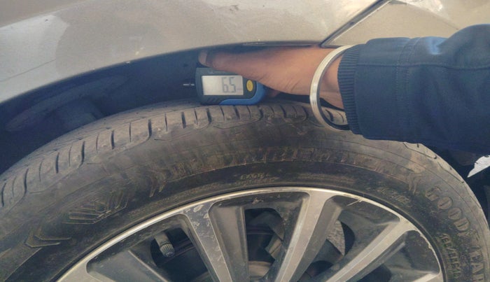 2019 Maruti Ciaz ALPHA 1.5 SHVS PETROL, Petrol, Manual, 45,202 km, tyre