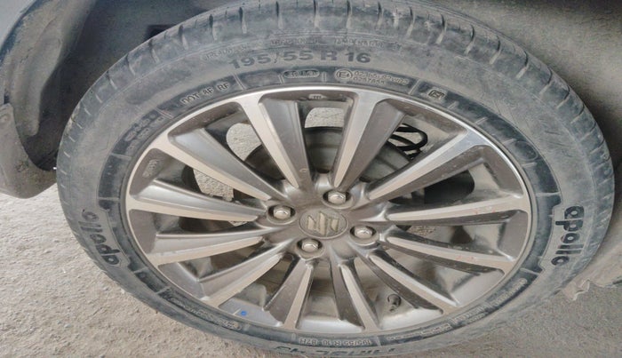 2019 Maruti Ciaz ALPHA 1.5 SHVS PETROL, Petrol, Manual, 45,202 km, tyre