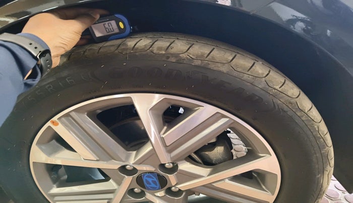 2025 Hyundai Verna  SX 1.5 MPI IVT, Petrol, Automatic, 2,528 km, tyre