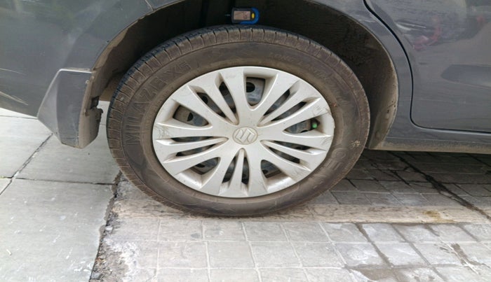 2014 Maruti Ertiga VXI CNG, CNG, Manual, 1,10,429 km, tyre