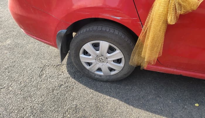 2011 Volkswagen Vento TRENDLINE 1.6, Petrol, Manual, 1,52,530 km, tyre